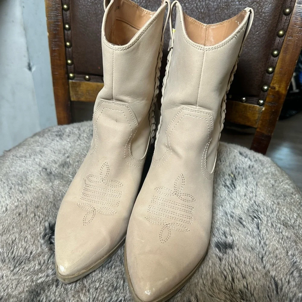 Dolce Vita Karyn Ankle Koolson Western Cowboy Cream Boots,
